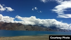4350 метр бийиктеги Паңгоң көлү.