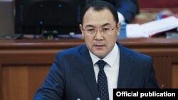 Нурханбек Момуналиев.