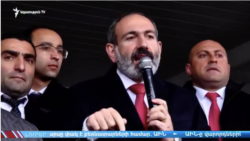 Չարենցավանի թիվ 3 դպրոցում դասադուլը շարունակվում է, Փաշինյանը ստիպված էր միջամտել