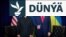 ABŞ-nyň prezidenti Donald Tramp (sagda) we Ukrainanyň prezidenti Wolodymyr Zelenskiý. 23-nji sentýabr, 2025 ý. Nýu-Ýork şheri, ABŞ.