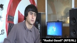 Рамазон Муродов бо тахаллуси Ралики репсаро шаш сол аст, ки ҳунарнамоӣ мекунад