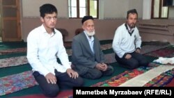 Саидбурхан Саидазимов, его зять Дильмурод Хамидов и внук Султанкожо.