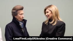 Олена Зеленська (праворуч) і принцесса Анна під час її візиту до України