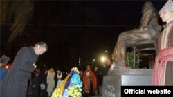 Президент взяв участь у заходах пам&rsquo;яті розстріляних у сталінських таборах українців. 2 листопада 2007 року