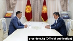 Садыр Жапаров жана Сооронбай Жээнбеков. 