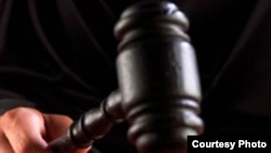 Шайлоо жыйынтыгы боюнча азырынча сотко Коомдук парламент менен "Бүтүн Кыргызстан" партиясы кайрылды.