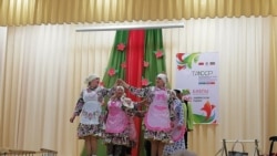 Баулыда фольклор фестивалендә язулар