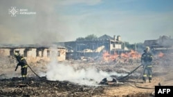 За даними ДСНС, внаслідок обстрілу виникла пожежа, яку рятувальники ліквідували. Фото ілюстративне 