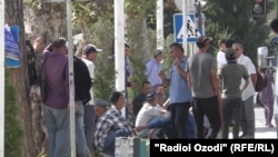 На рынке "мардикоров" Душанбе