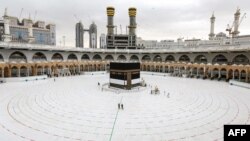 بخاطر همه گیری ویروس کرونا صرف افرادی که در داخل عربستان بودند در مراسم حج اشتراک کردند