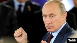 Владимир Путин, премьер-министр России.