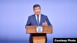 Айбек Жунушалиев.