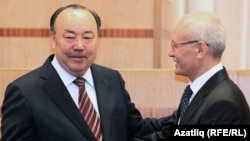 Мортаза Рәхимов (с) һәм Рөстәм Хәмитов (архив фотосы)