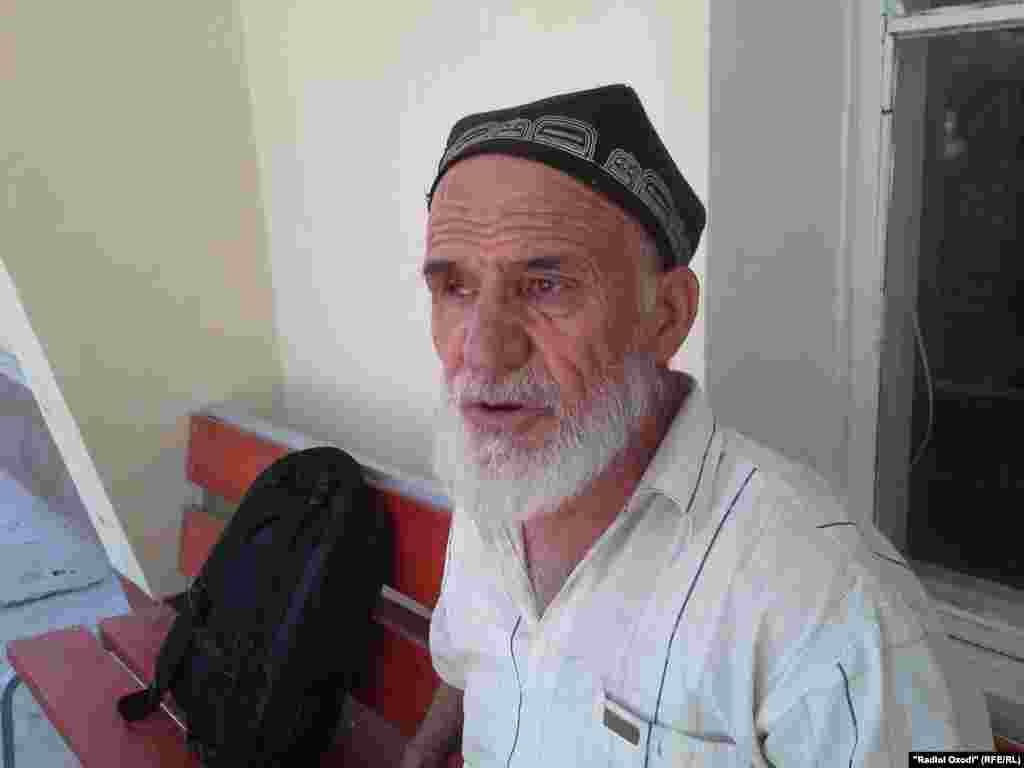 Ҷунайдулло Ҳомидов, мегӯяд, фарзандаш бар асари латукуби маъмурони пулис ҳалок шудааст.