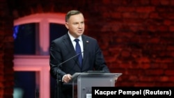 Головним фаворитом виборів є чинний президент Анджей Дуда