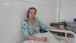 "Мекушам гуфта, ба девор зер кард"