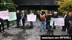 Բողոքի ցույց նախագահականի մոտ՝ կալանավորված սարիթաղցիներին ազատ արձակելու պահանջով, 19-ը հոկտեմբերի, 2016թ.