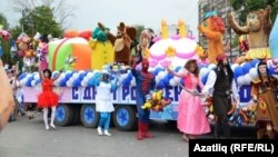 “Үзәк урамнан оркестр белән!” исемле карнавал