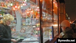 Газэтны шапік у Менску. Архіўнае фота