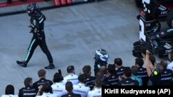 Льюис Хэмилтон