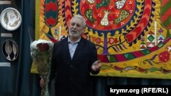 Mamut Çurlu 2020 senesi fevral ayında Aqmescitte keçken «Qırım. Sevgi ile» sergisinde