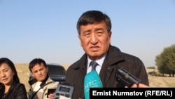 Өкмөттүн Ош облусундагы өкүлү Сооронбай Жээнбеков.