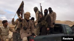 آرشیف - شماری از جنگجویان گروه القاعده
