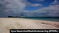 Средний десантный корабль «Юрий Олефиренко» на Тендровской косе (Херсонская область), июль 2017 года