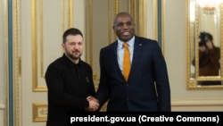 Ուկրաինայի նախագահը և Մեծ Բրիտանիայի արտաքին գործերի նախարարը