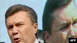 Говорит и показывает Янукович