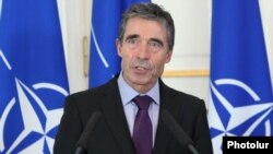 Armenia - NATO’s Secretary General Anders Fogh Rasmussen at a press conference in Yerevan, 6Sept2012.