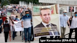 Орхан Инандынын тарапташтары Бишкекте күн сайын акция өткөрүп, аны табууга көмөк сурашкан.