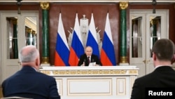 Прэзыдэнт Расеі Ўладзімір Пуцін выступае з заявай для СМІ ў Крамлі ў Маскве, Расея, 11 траўня 2025 году