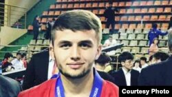 Разавӣ Навбаҳоров.