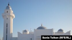 Жылыой мешіті. Жылыой ауданы,  Атырау облысы, 22 ақпан 2011 жыл.