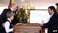 Президенты Беларуси и Ирана, Каракас, 8 марта 2013 года.