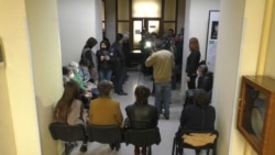 Խծաբերդում գերեվարված շիրակցի պահեստազորայինների հարազատները փակել են Գյումրիի քաղաքապետարանի մուտքը