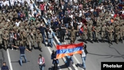 У Єревані до протестувальників приєдналися військові, 23 квітня 2018 року