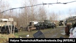 Можна ознайомитися з автентичною зброєю, одностроями різних військ, військовою технікою, а ще побувати у криївці Української повстанської армії