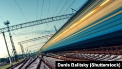 Украина. Темир жол бекети. Архив сүрөт. 