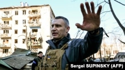 «Два влучання в Шевченківському районі», повідомив Віталій Кличко