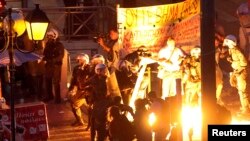 Афиныда демонстранттар менен полиция кагылышты