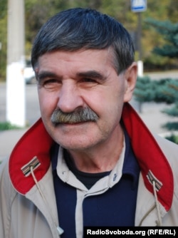 Поет Василь Голобородько