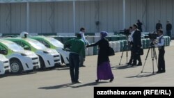 Şu ýylyň başynda “Türkmenistan sport” telekanalynyň açylmagy sebäpli sport ýaryşlarynyň köp geçirilýändigini aýdýanlaram bar.