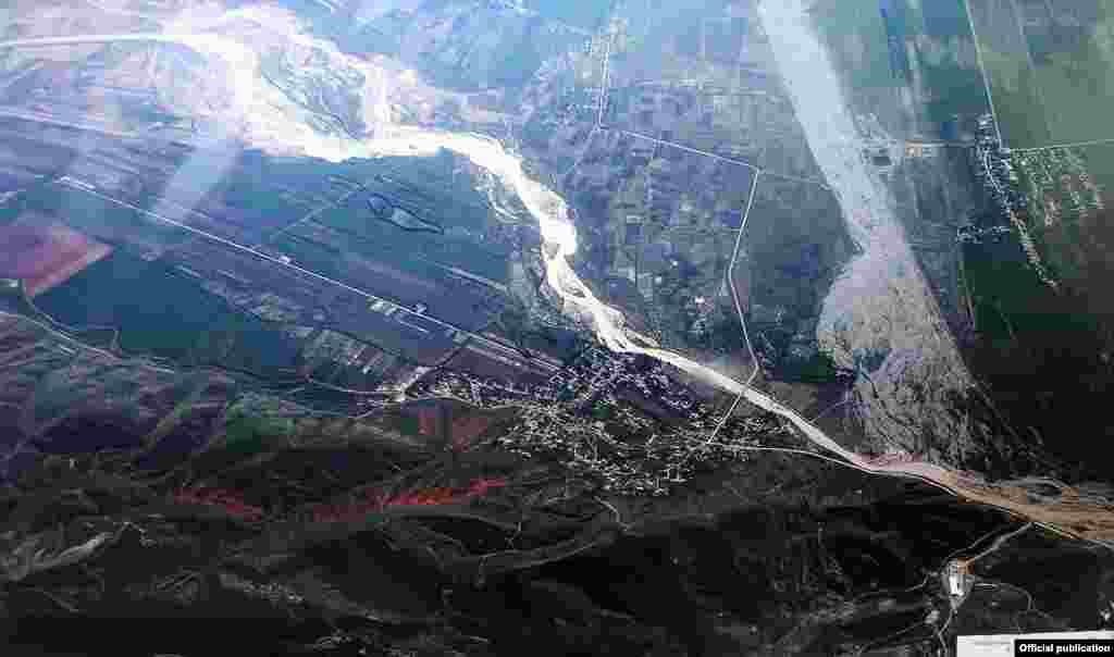 Музейде шаркыратмалар, жер катмарындагы жана жер астындагы суулар, ичүүчү суунун булактан керектөөчүгө кантип жетери көрсөтүлөт.