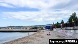 Феодосійський пляж в період курортного сезону 2016 року