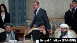 Орусиянын тышкы иштер министри Сергей Лавров Москвада "Талибандын" лидерлерин кабыл алган учуру. 9-ноябрь, 2018-жыл.