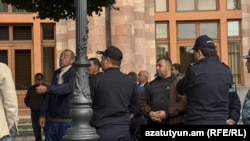 Armenia - Armenian truck drivers protest outside the main government building in Yerevan, October 13, 2025.