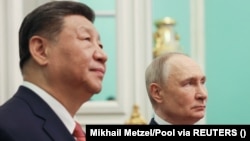 Си Цзинпин менен Владимир Путин. Москва, 8-май, 2025-жыл