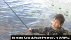 Син київського журналіста і музиканта Олександра Музики Стефан рибалить